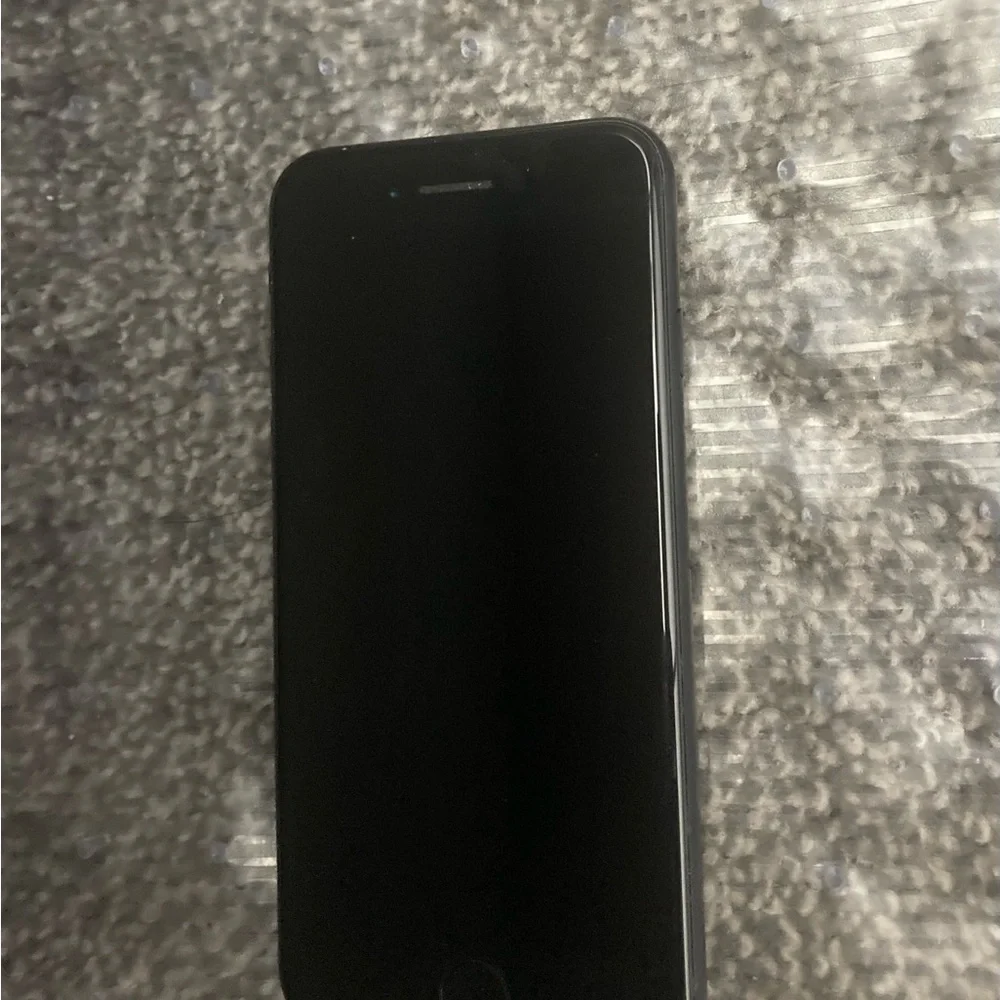 Apple iPhone in Black - Reliable Smartphone